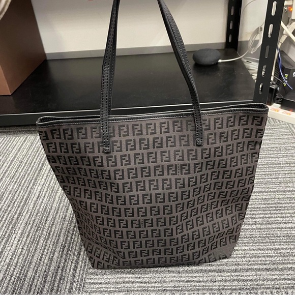 Fendi FF print tote bag - women - Leather/Nylon - Picture 2 of 16